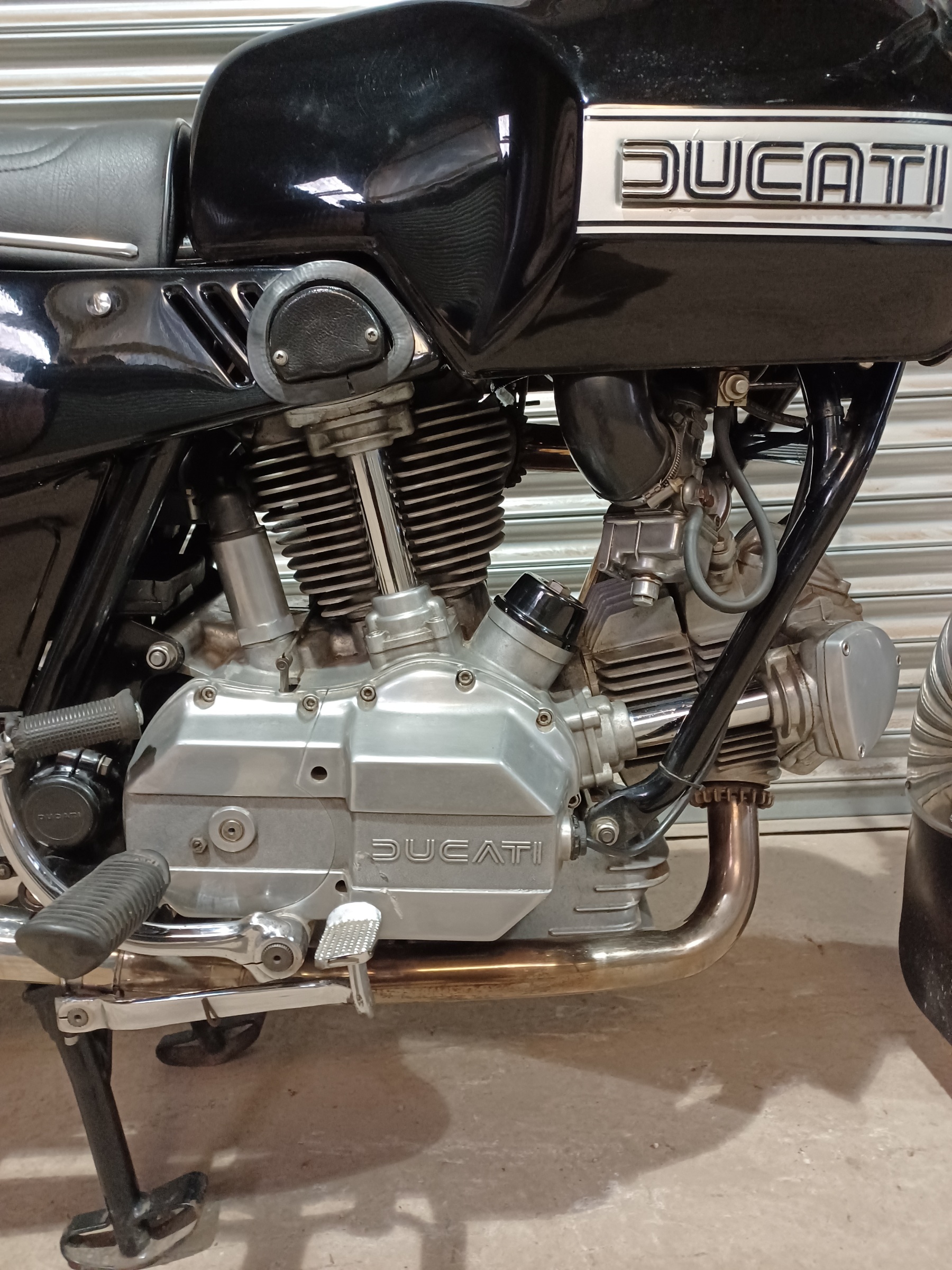 DUCATI 900 GTS ORIGINAL UK BIKE WITH V5C REGISTRATION DOCUMENT & PARTS - Image 5