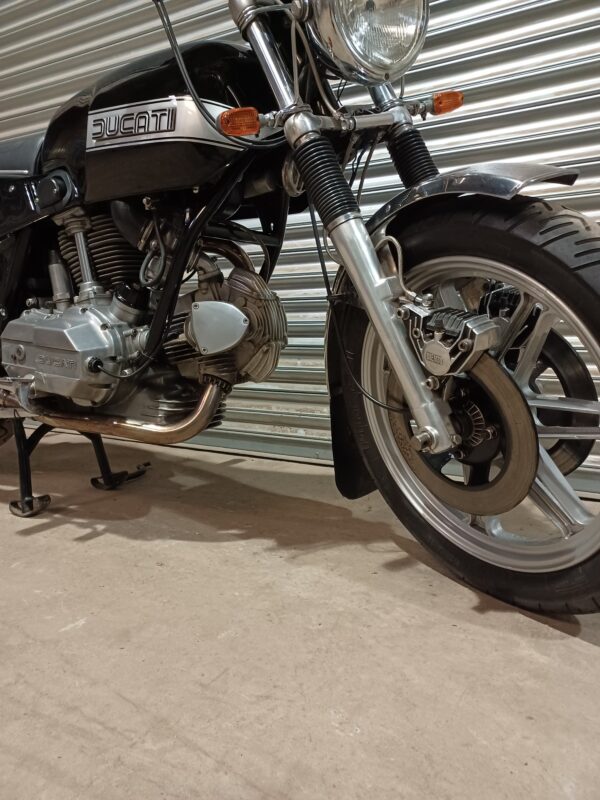 DUCATI 900 GTS ORIGINAL UK BIKE WITH V5C REGISTRATION DOCUMENT & PARTS - Image 9