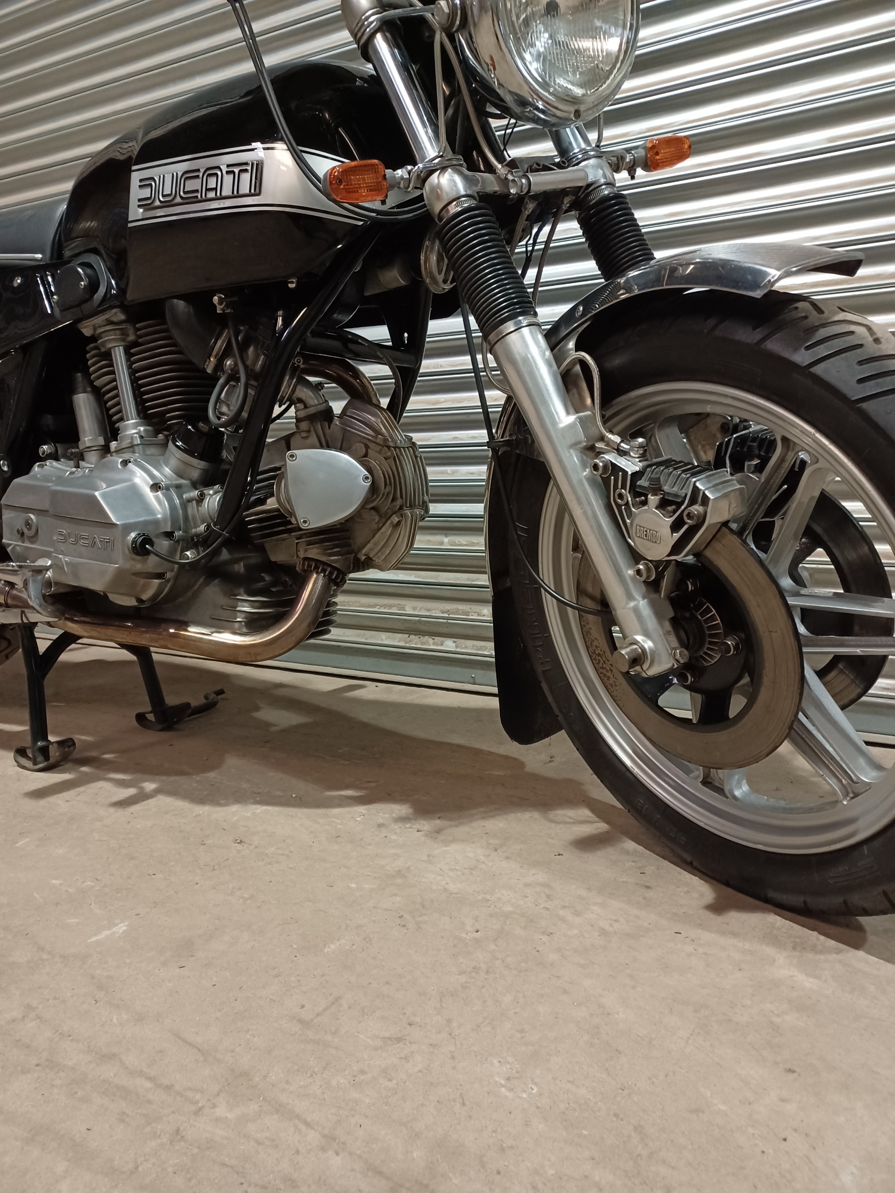 DUCATI 900 GTS ORIGINAL UK BIKE WITH V5C REGISTRATION DOCUMENT & PARTS - Image 9