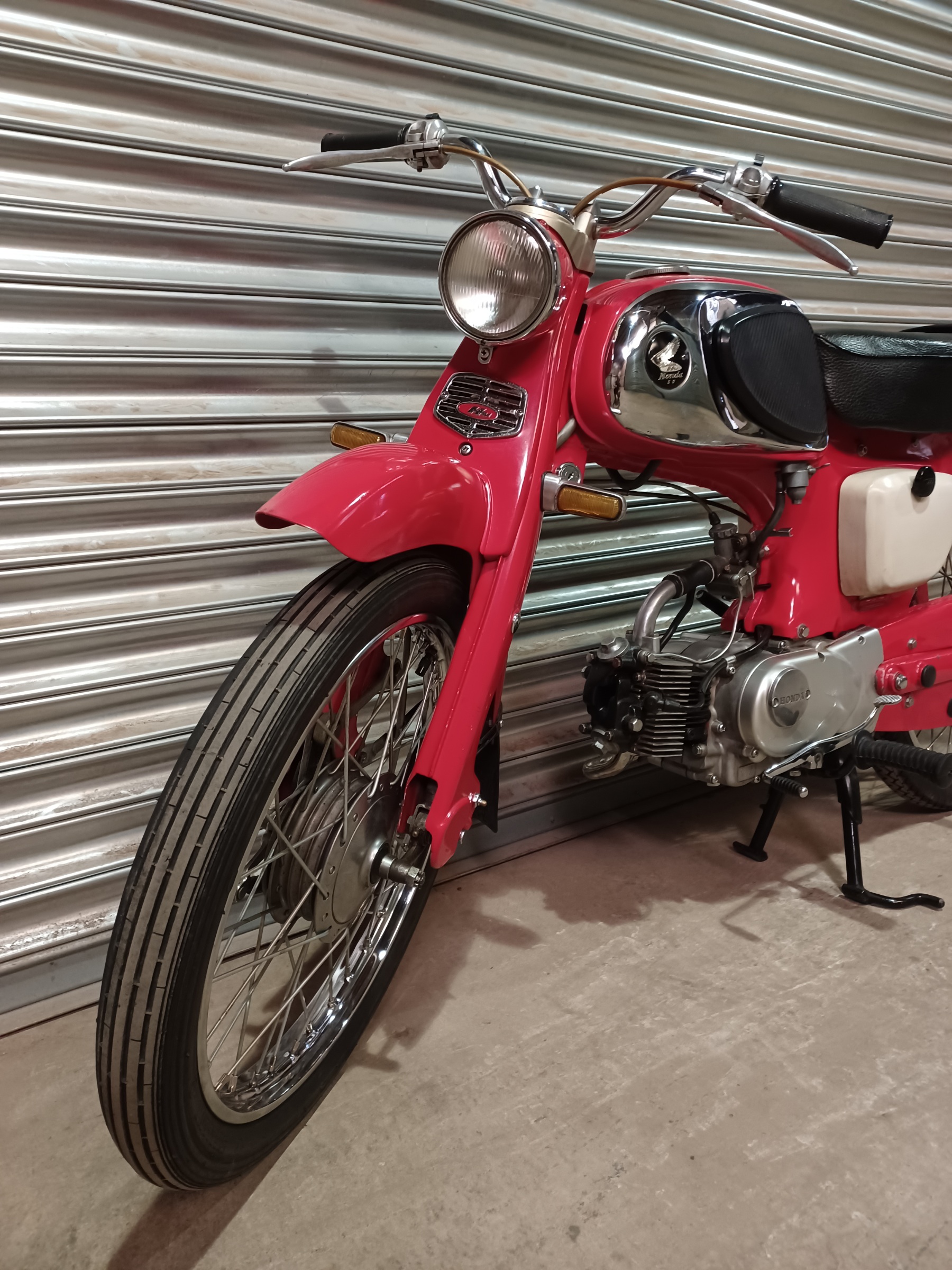 HONDA C110 50cc SPORT IN NICE CONDITION WITH V5C REGISTRATION DOCUMENT - Image 12