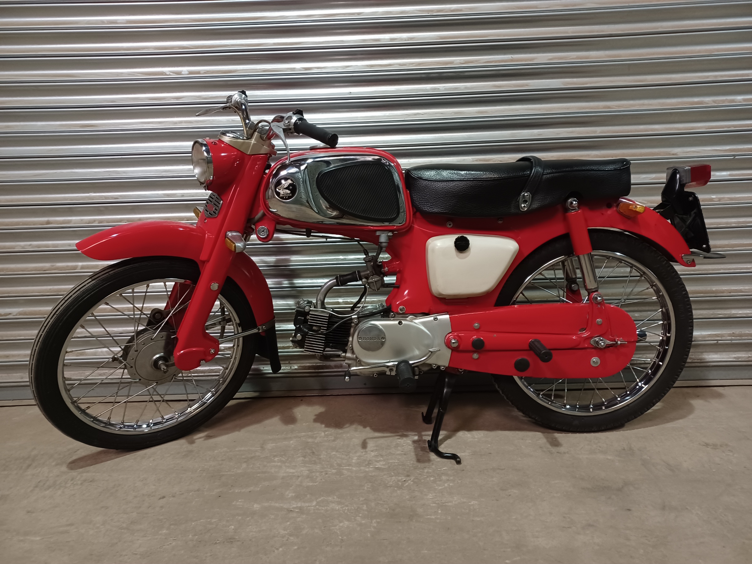 HONDA C110 50cc SPORT IN NICE CONDITION WITH V5C REGISTRATION DOCUMENT - Image 10