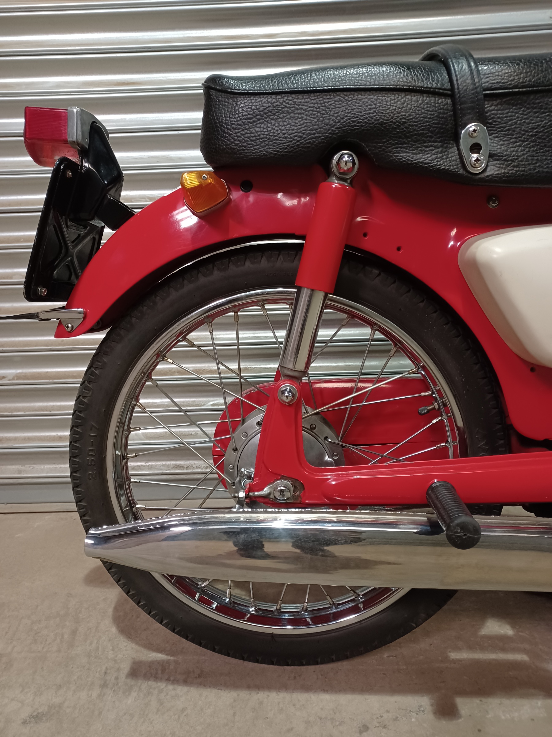 HONDA C110 50cc SPORT IN NICE CONDITION WITH V5C REGISTRATION DOCUMENT - Image 7