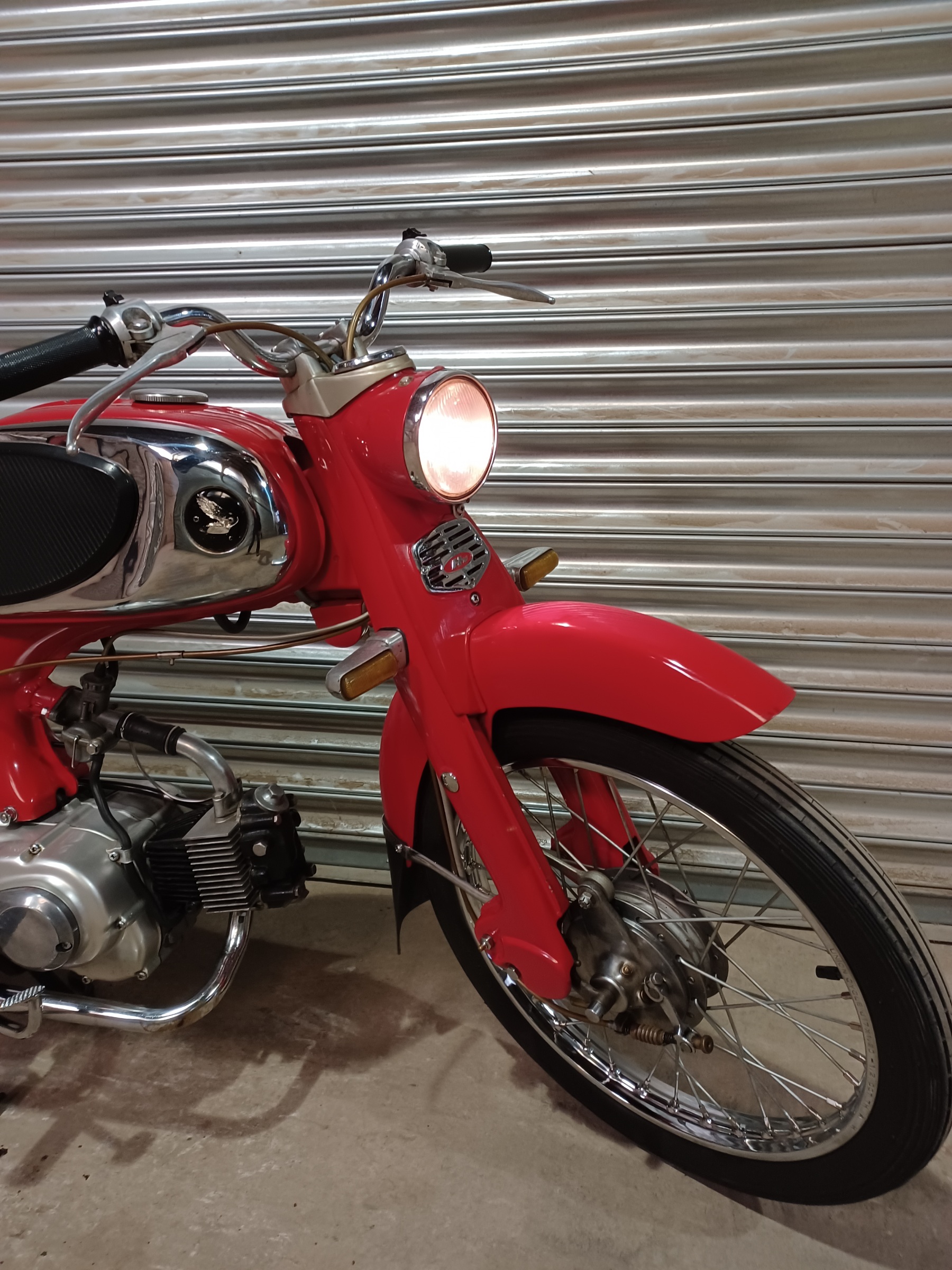 HONDA C110 50cc SPORT IN NICE CONDITION WITH V5C REGISTRATION DOCUMENT - Image 11