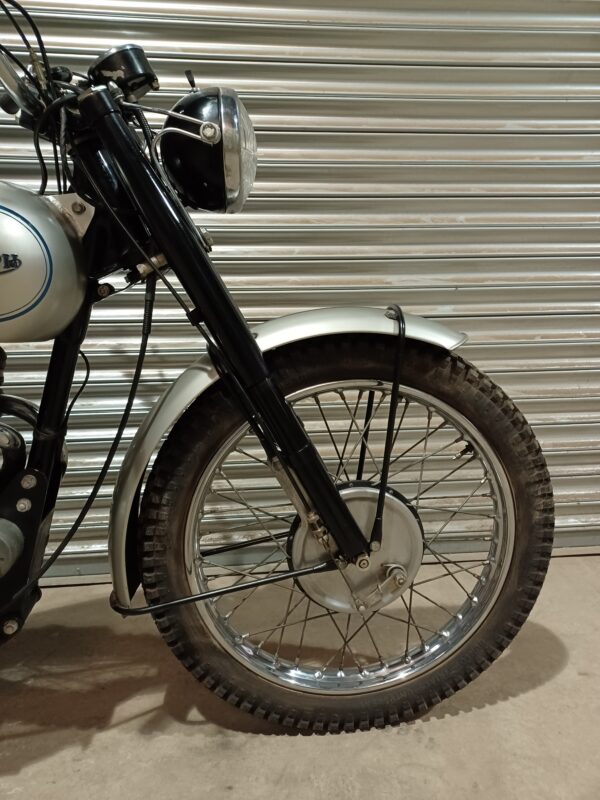 TRIUMPH TR5 TROPHY 500cc 1947 PRE-PRODUCTION / EXPERIMENTAL / DEVELOPMENT BIKE WITH V5C & PROVENANCE - Image 3