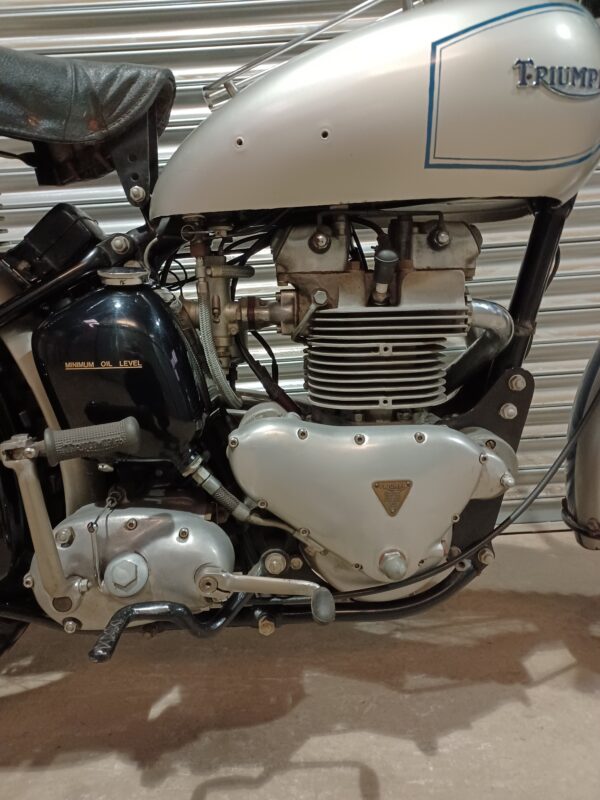 TRIUMPH TR5 TROPHY 500cc 1947 PRE-PRODUCTION / EXPERIMENTAL / DEVELOPMENT BIKE WITH V5C & PROVENANCE - Image 5