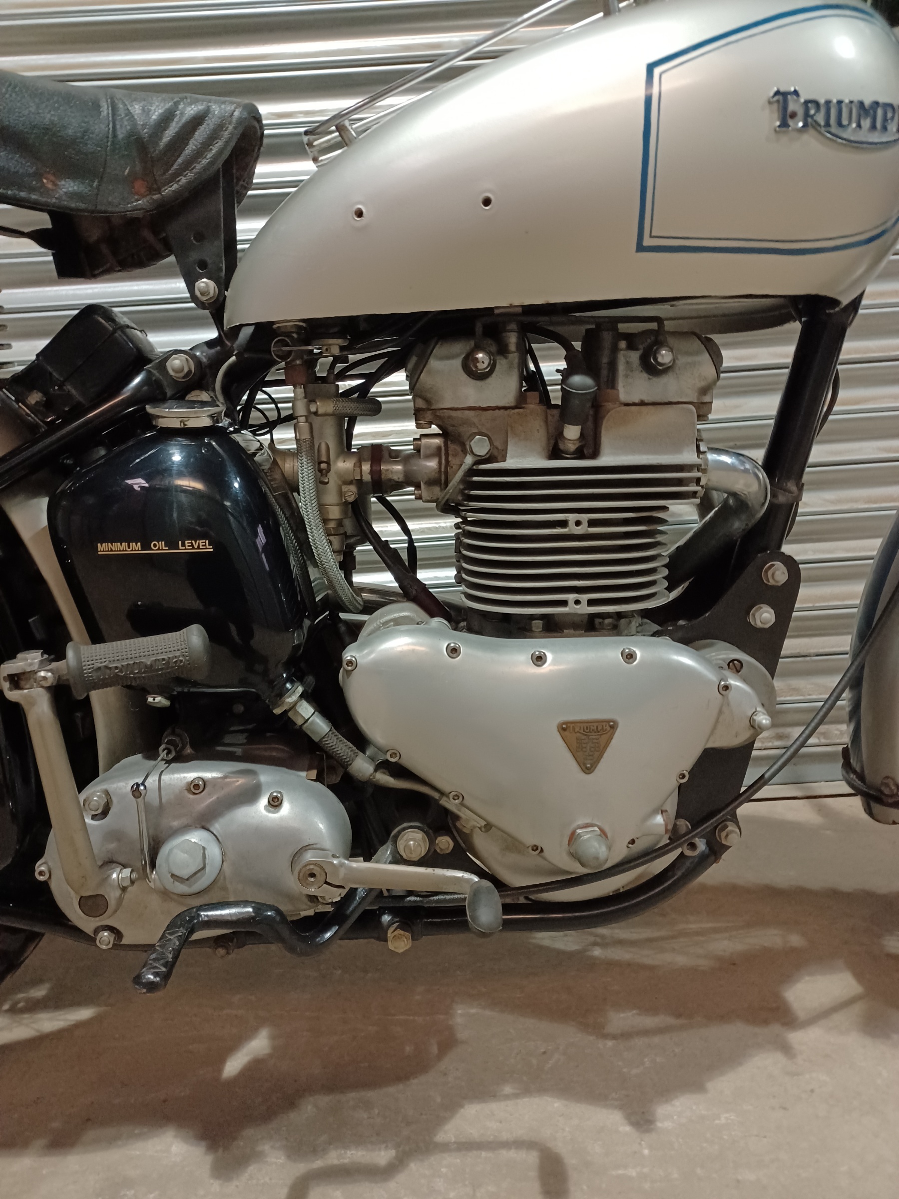 TRIUMPH TR5 TROPHY 500cc 1947 PRE-PRODUCTION / EXPERIMENTAL / DEVELOPMENT BIKE WITH V5C & PROVENANCE - Image 5