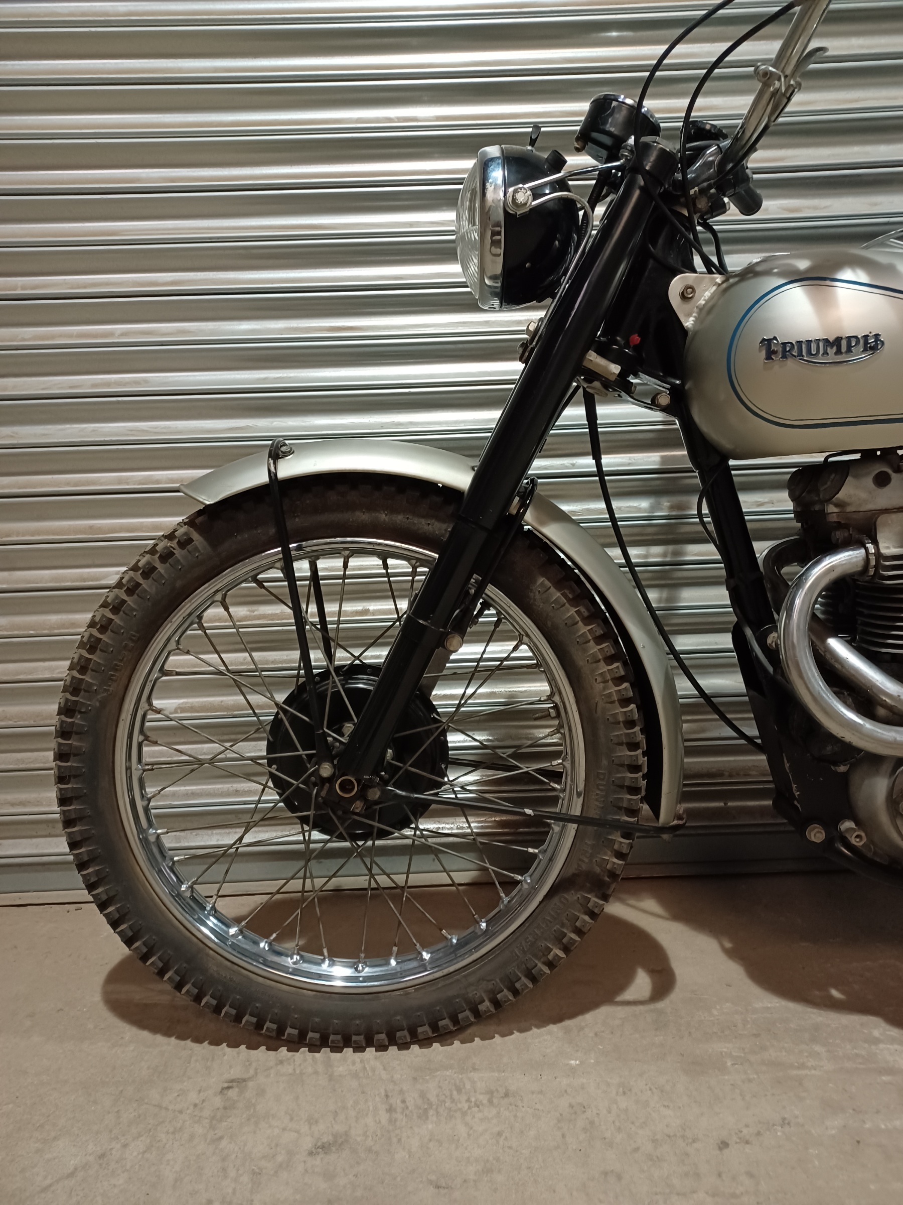 TRIUMPH TR5 TROPHY 500cc 1947 PRE-PRODUCTION / EXPERIMENTAL / DEVELOPMENT BIKE WITH V5C & PROVENANCE - Image 4