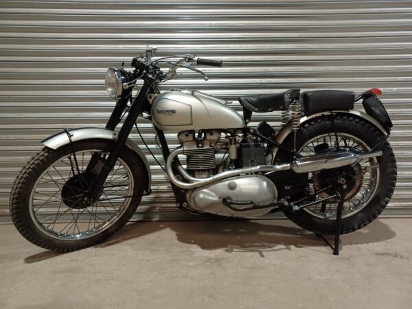 TRIUMPH TR5 TROPHY 500cc 1947 PRE-PRODUCTION / EXPERIMENTAL / DEVELOPMENT BIKE WITH V5C & PROVENANCE - Image 2