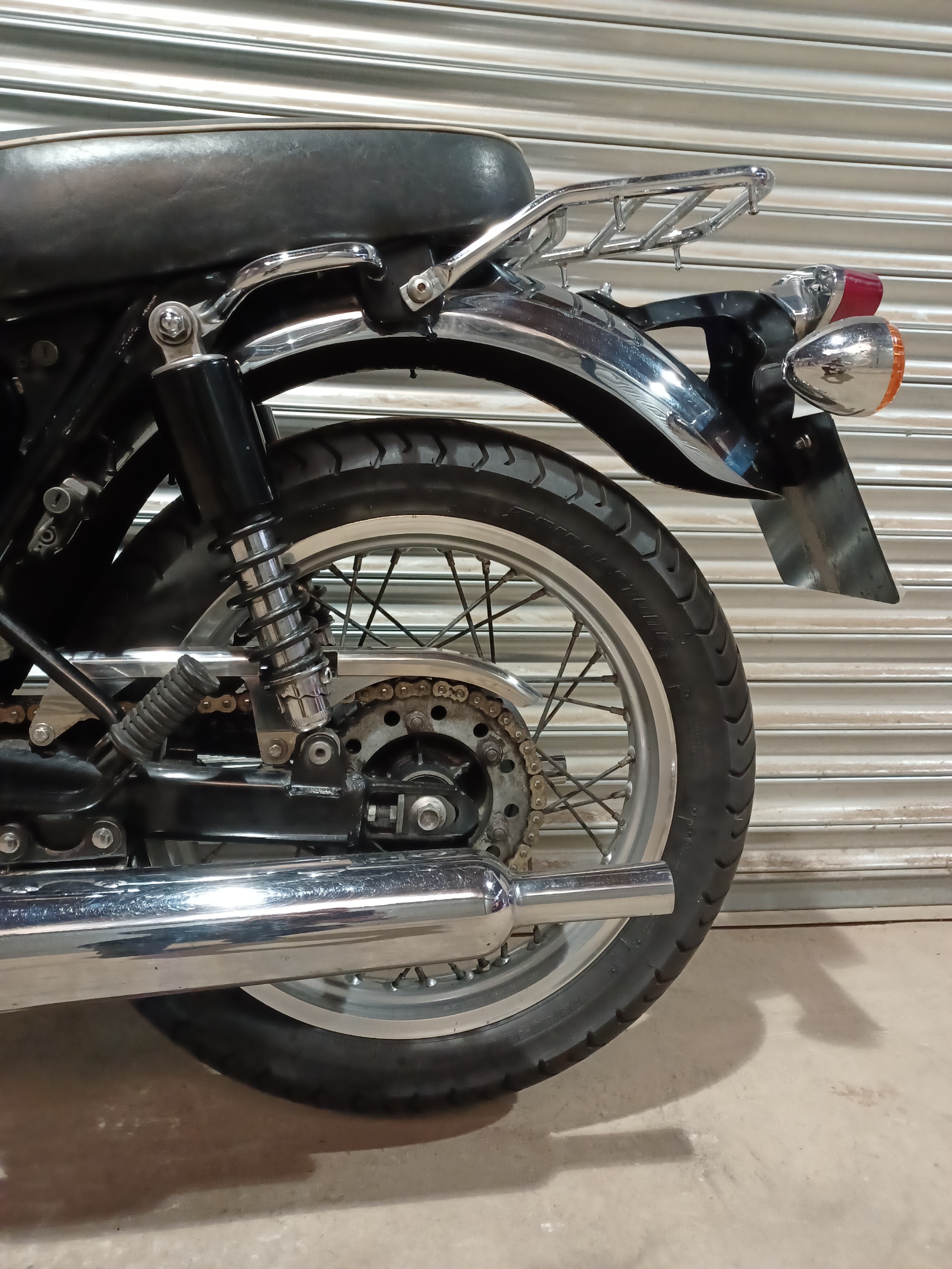 KAWASAKI W650 OWNED 22 YEARS WITH EVERY MOT CERTIFICATE PRESENT - Image 8