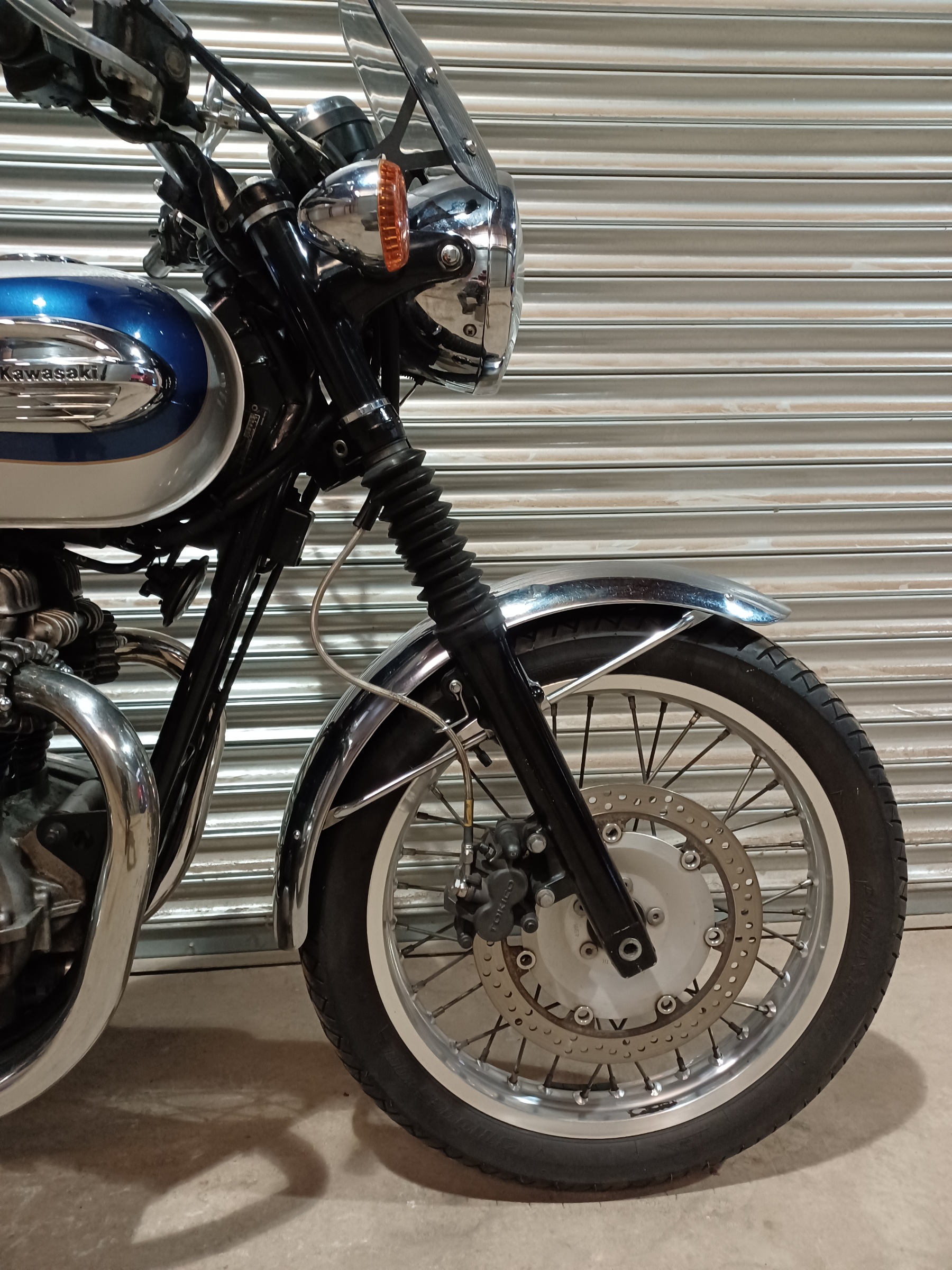 KAWASAKI W650 OWNED 22 YEARS WITH EVERY MOT CERTIFICATE PRESENT - Image 3