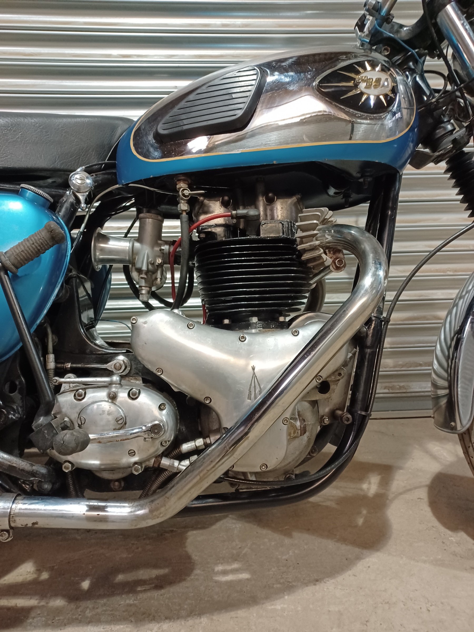 BSA A10 650cc CAFE RACER STYLE WITH V5C & OLD MOT CERTIFICATES - Image 6