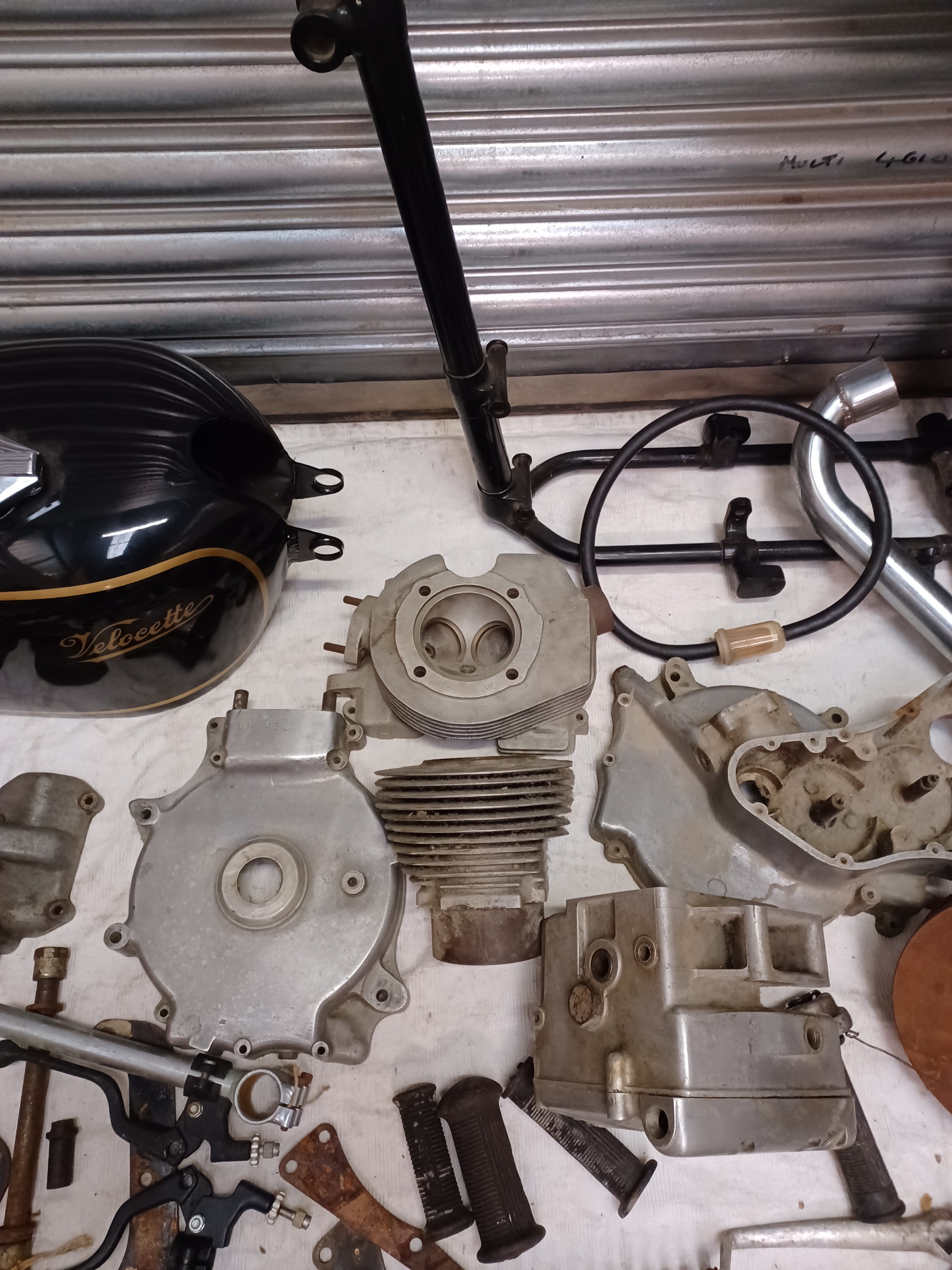 VELOCETTE VENOM RESTORATION PROJECT WITH V5C REGISTRATION DOCUMENT - Image 5