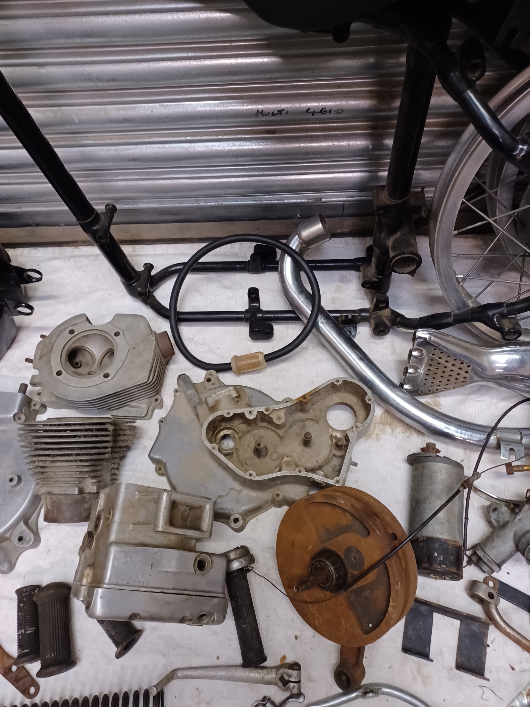 VELOCETTE VENOM RESTORATION PROJECT WITH V5C REGISTRATION DOCUMENT - Image 8