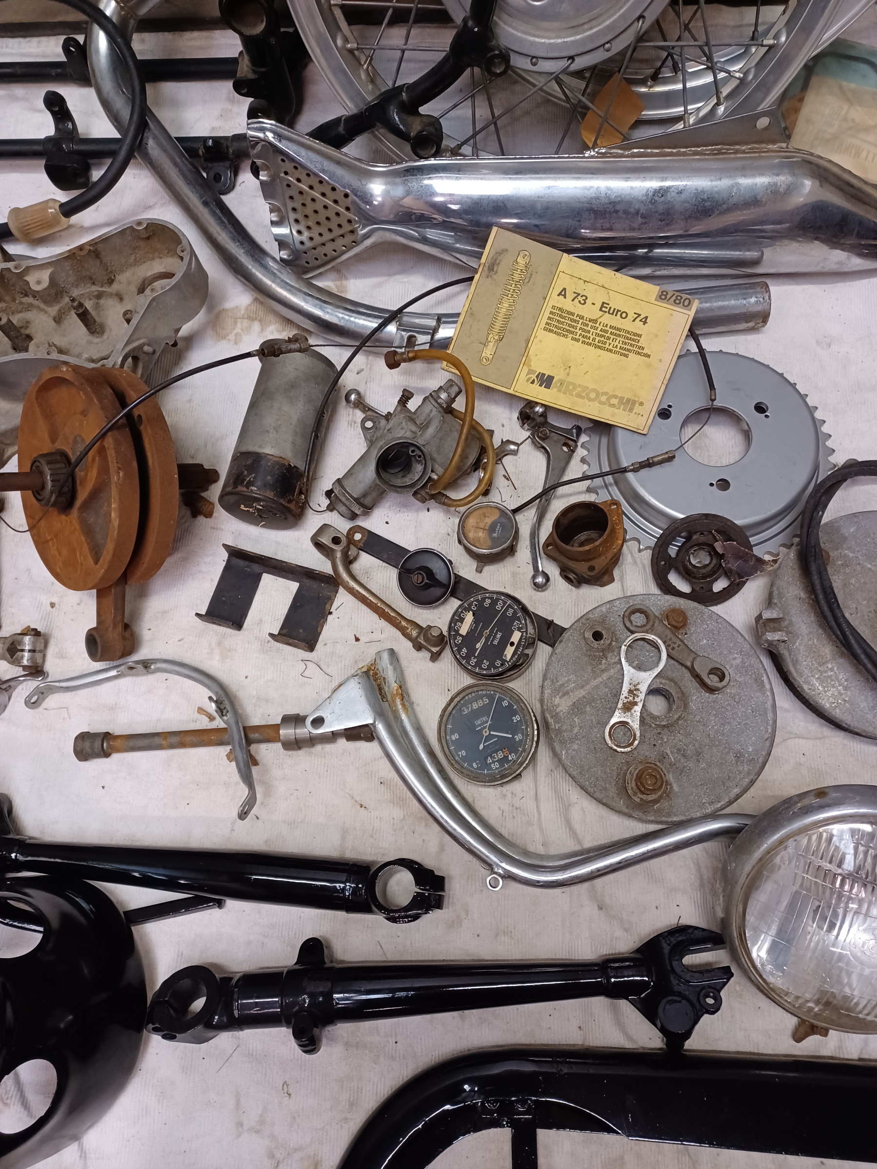 VELOCETTE VENOM RESTORATION PROJECT WITH V5C REGISTRATION DOCUMENT - Image 12