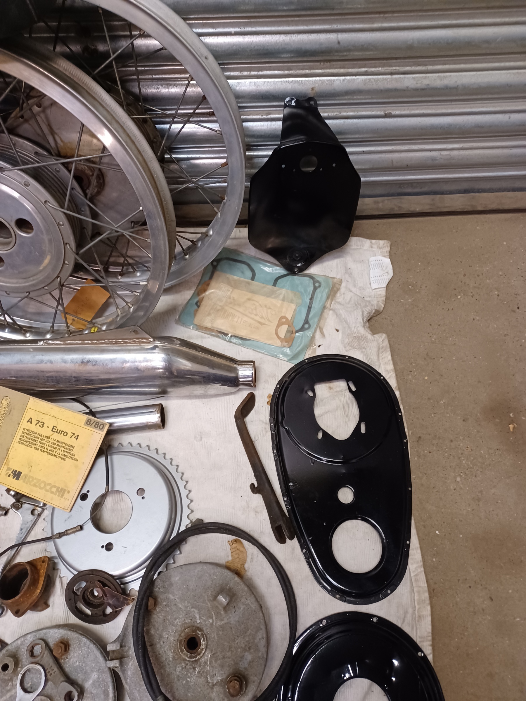 VELOCETTE VENOM RESTORATION PROJECT WITH V5C REGISTRATION DOCUMENT - Image 14