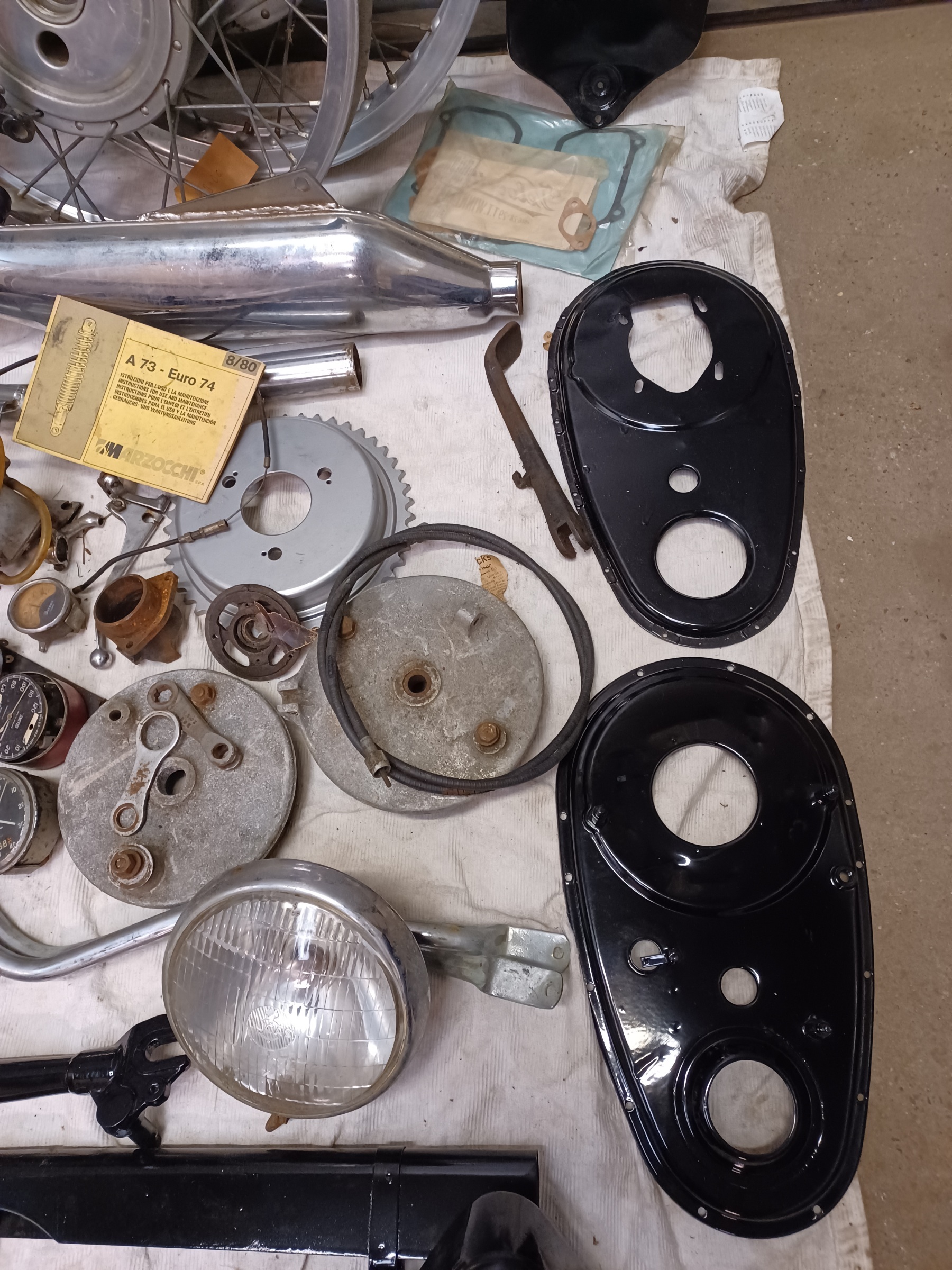 VELOCETTE VENOM RESTORATION PROJECT WITH V5C REGISTRATION DOCUMENT - Image 15