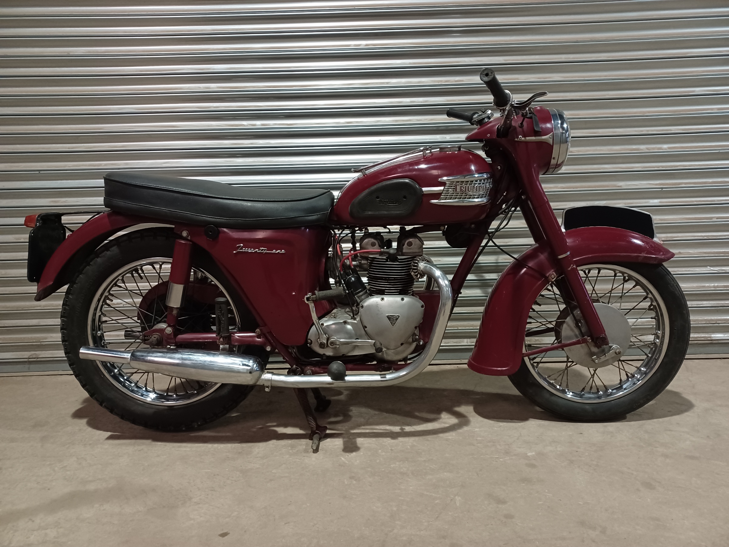 TRIUMPH 3TA / TWENTY ONE 350cc MATCHING NUMBERS WITH V5C REGISTRATION DOCUMENT