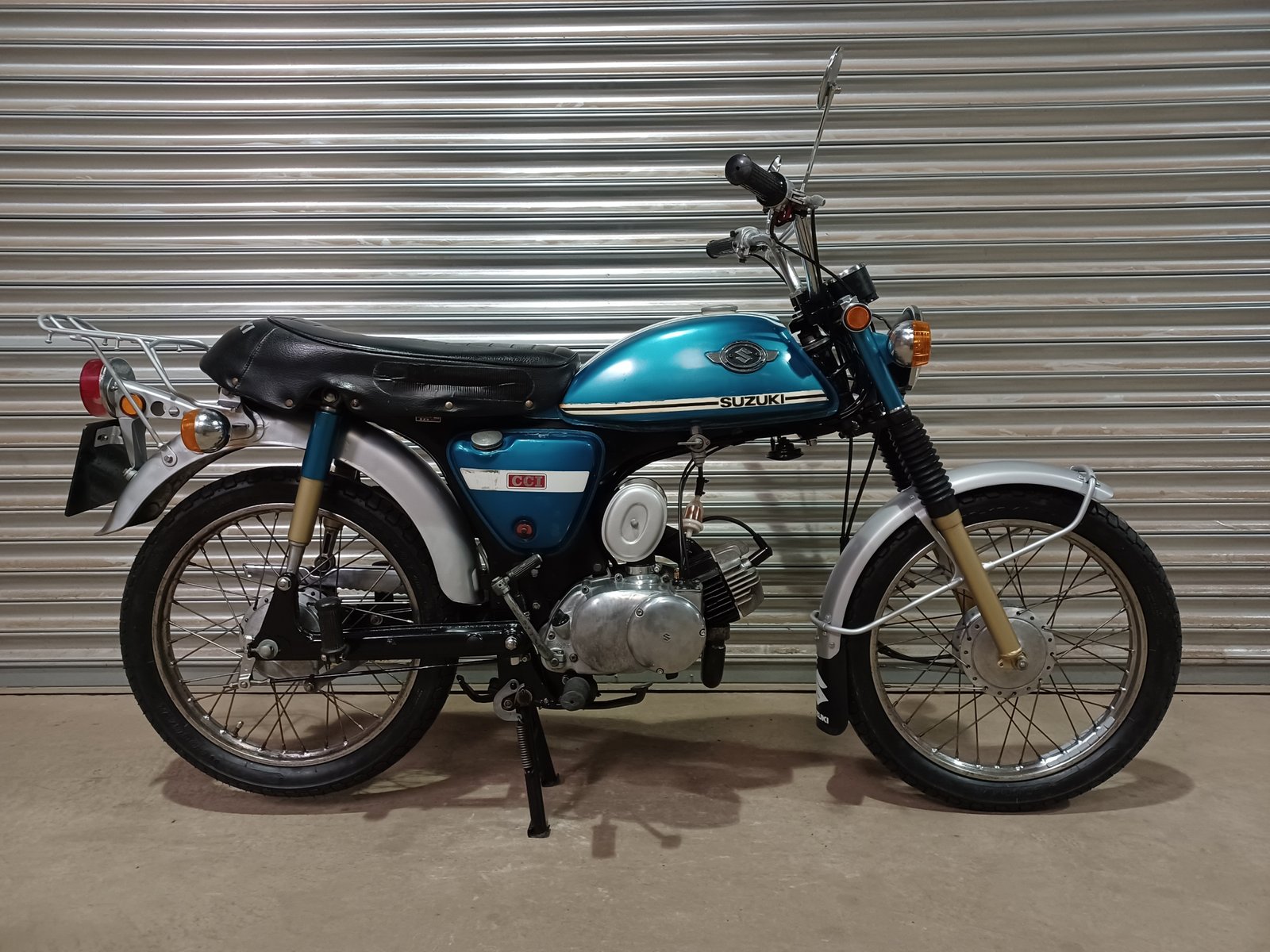 SUZUKI MAVERICK 50cc ORIGINAL UK BIKE VERY RARE WITH V5C REGISTRATION DOCUMENT - Image 3