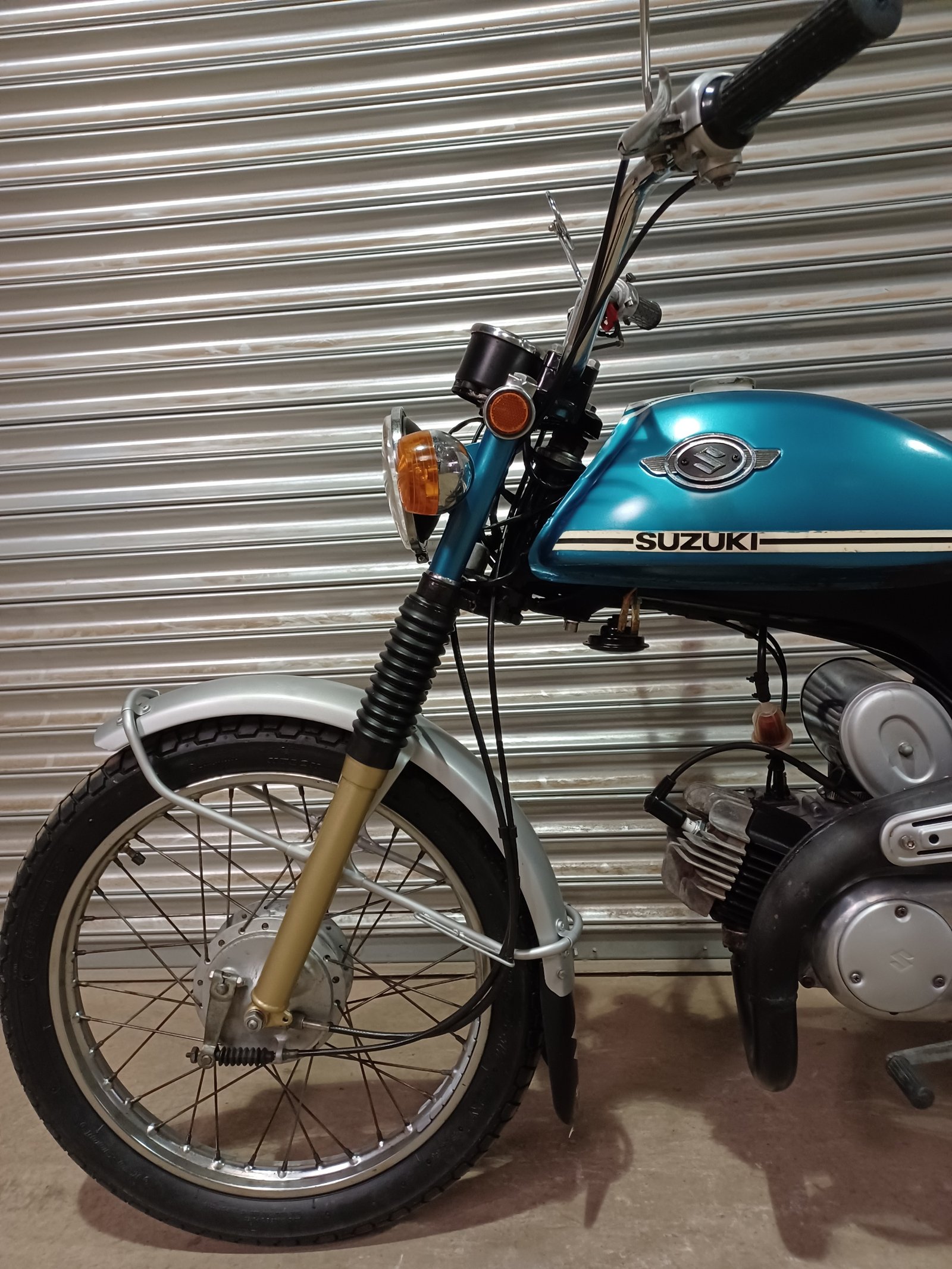 SUZUKI MAVERICK 50cc ORIGINAL UK BIKE VERY RARE WITH V5C REGISTRATION DOCUMENT - Image 4