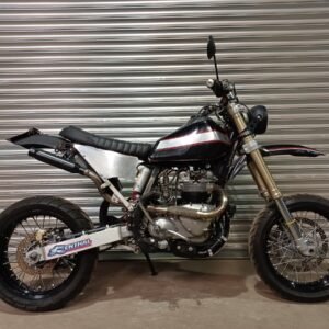 SUZUKI DRZ HYBRID SUZUKI FRAME WITH TRIUMPH TWIN 500cc ENGINE SOMETHING DIFFERENT