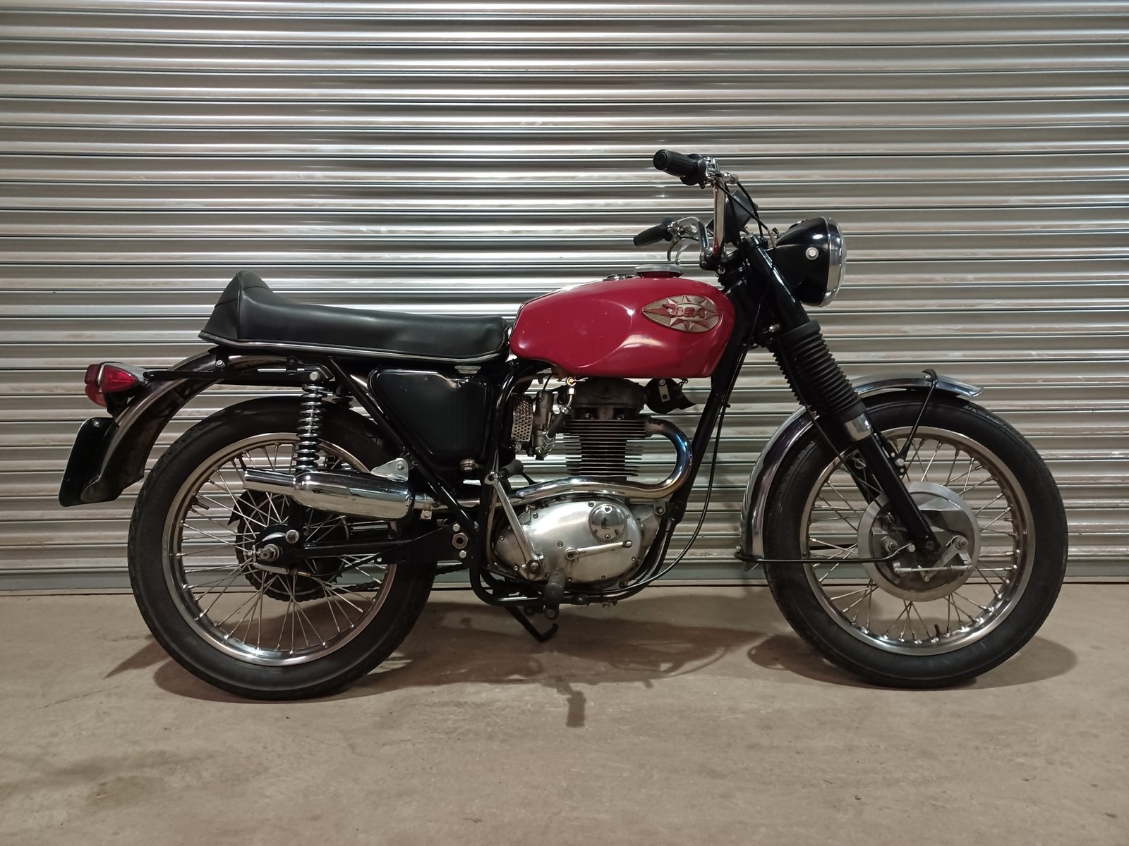 BSA B44 SHOOTING STAR 441cc MATCHING NUMBERS WITH ELECTRONIC IGNITION - Image 2